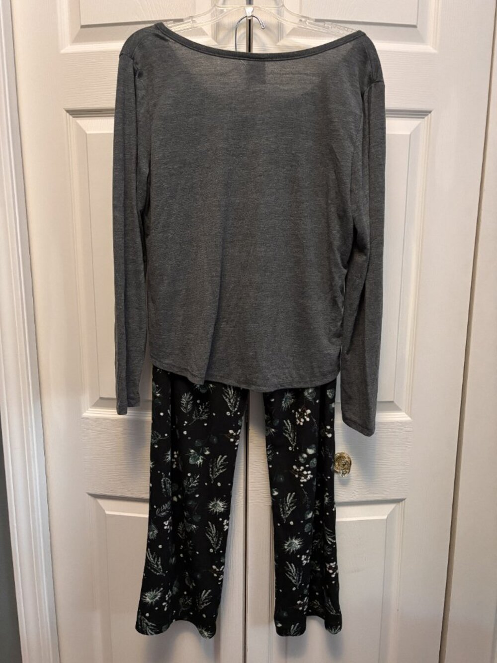 Stars Above XL Ultra Soft Pajama Lounge Set Gray Top Floral Pants - Picture 3 of 3